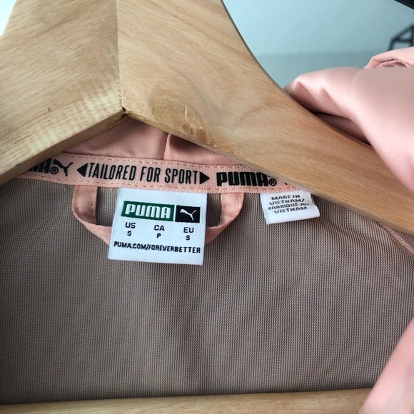 NWT PUMA JACKET WITH REFLECTORS - Picture 4 of 7